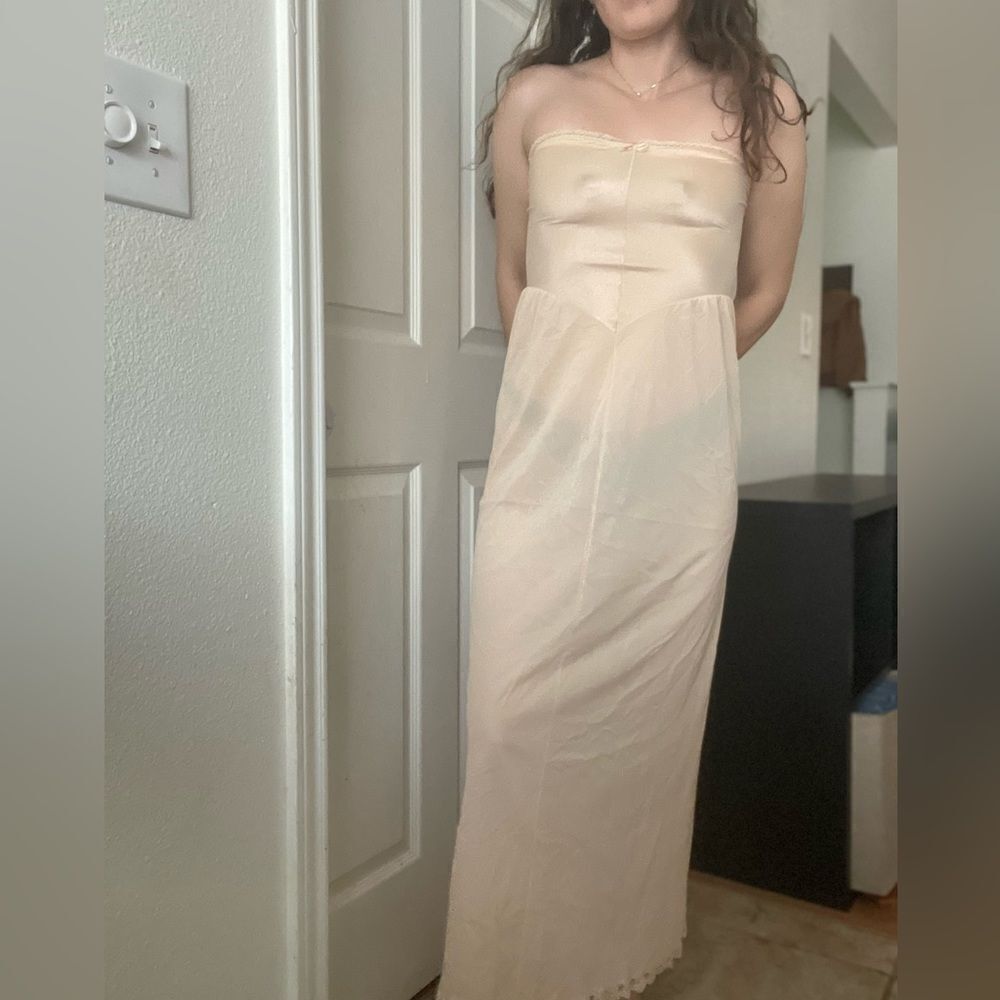 Vintage 70s Vanity Fair Coquette Strapless Slip Dress Mini Rosette Lace Hem 32B